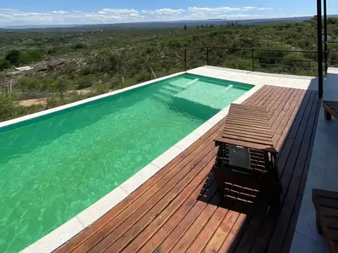 VENTA CASA DE 3 DORM MAS PILETA Y JACUZZI EN ESTANCIA VIEJA