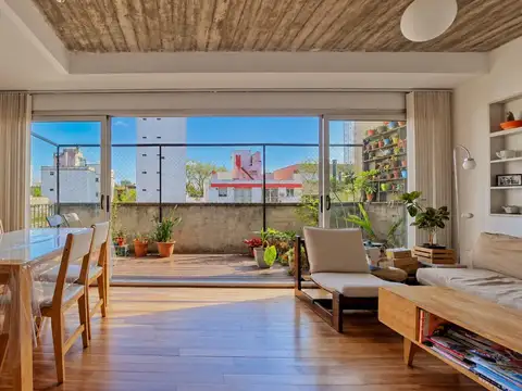 Dúplex con terraza propia, balcón y cochera