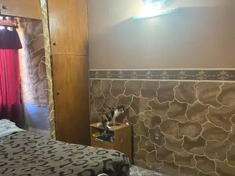 Casa 5 ambientes con 1 baño