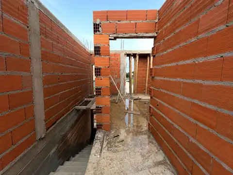 Casa 4 ambientes con 1 baño