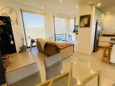 (RETASADA) VENTA | MODERNA CASA 3 AMBIENTES CON PISCINA| BARRIO COSTA DEL SOL | APTO CREDITO