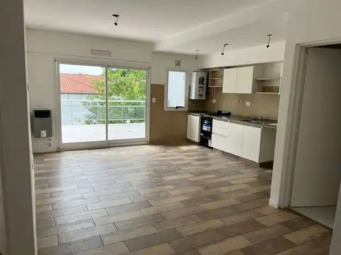 EXCELENTE PISO DE 3 AMBIENTES AL FRENTE