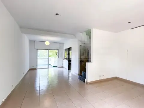 Depto Tipo Casa en Alquiler de 3 ambientes