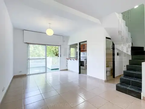 Depto Tipo Casa en Alquiler de 2 dormitorios