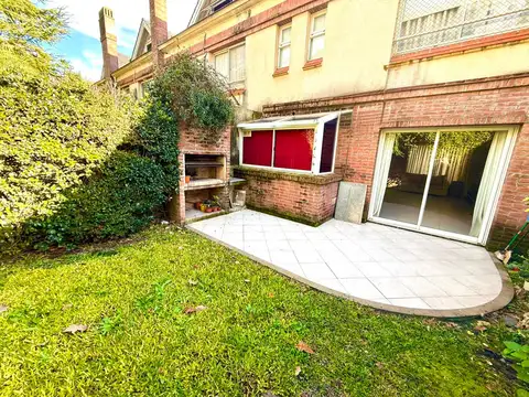 VENTA CASA - ALTOS DE ADROGUE- COCHERA- PILETA