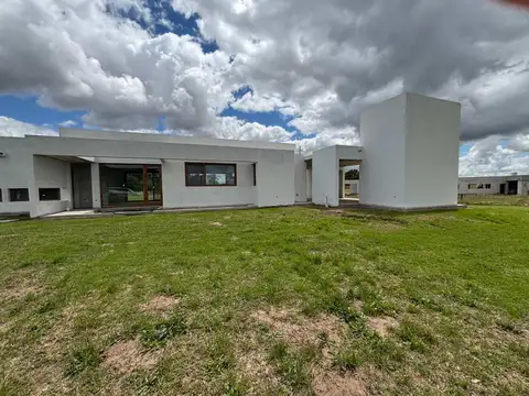 Casa en Venta en Bragado, USD 325.000