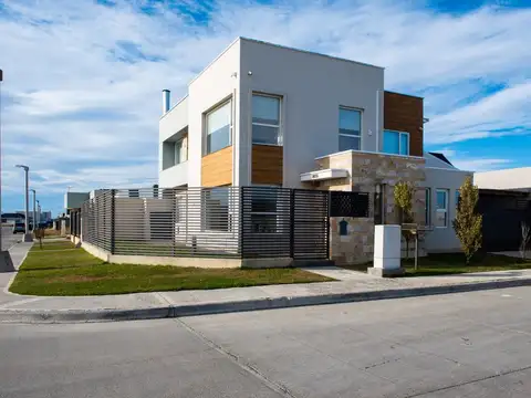 APTO CRÉDITO  Exclusiva Casa | 3 Dormitorios
