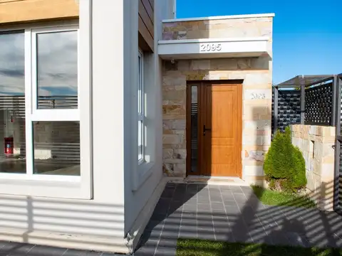 APTO CRÉDITO  Exclusiva Casa | 3 Dormitorios