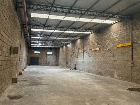 Excelente establecimiento Industrial con 554 m2 cubiertos en Pablo Nogues