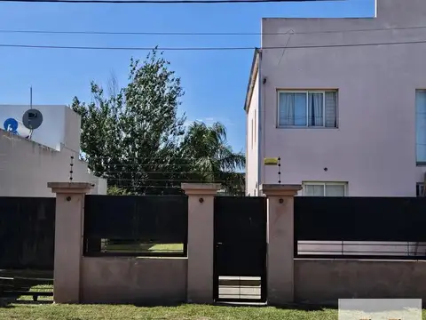 Casa 2 ambientes con 1 baño