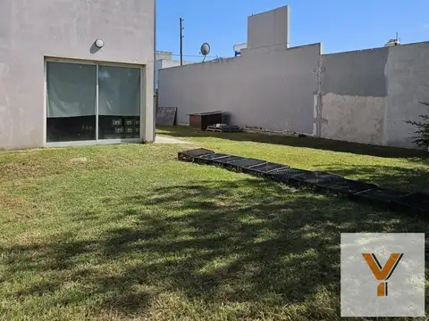 Casa en venta - 1 Dormitorio 1 Baño - La Plata
