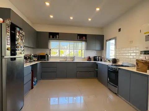 Venta casa Barrio Los Troncos Apto Credito