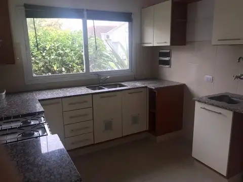 Casa Venta 3 Dormitorios Barrio La Candela Lote De 354 M2 Pilar