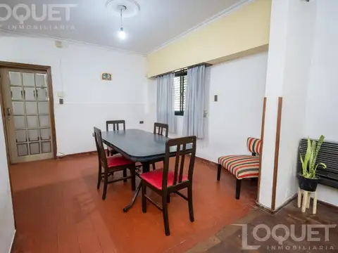 Casa 5 ambientes con 3 baños