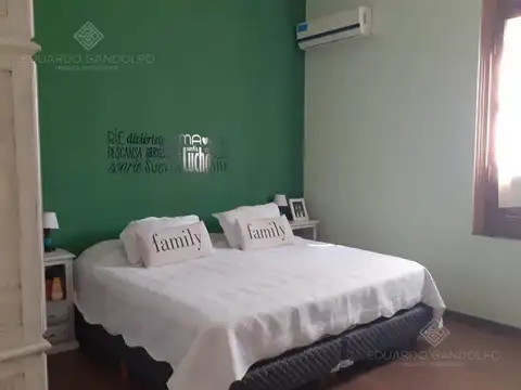 Chalet de Estilo reciclado a nuevo con pileta - EXCELENTE 