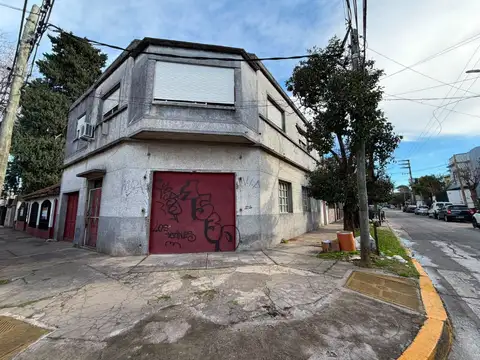 CASA ESQUINA + DEPOSITO  INVERSOR FLORIDA OESTE