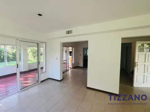 Casa 4 ambientes con 3 baños