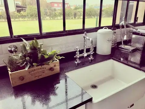 Casa  en Venta en Los Jazmines, Pilar del Este, Pilar