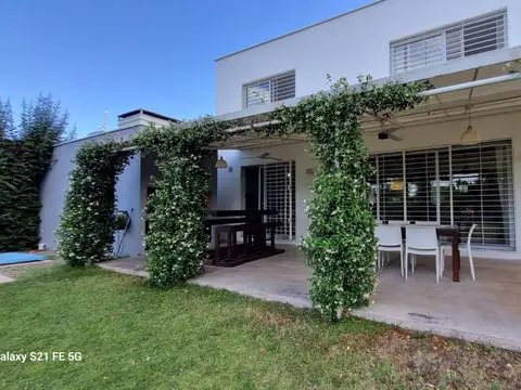 VENTA CASA CHACRAS DE CORIA SOLARES DE GABRIELLI