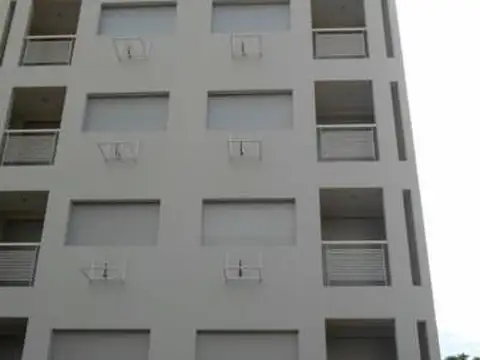 12 e/ 44 Y 45 n 615 Piso 7