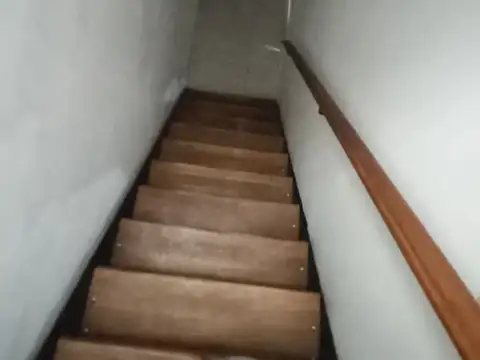 Casa 8 ambientes con 4 baños