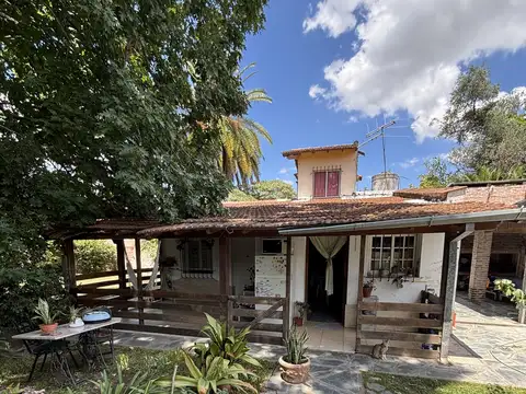 Quinta en Venta con 2 cocheras