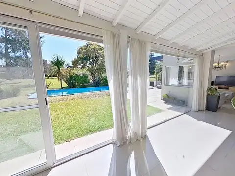 Casa 5 ambientes con 2 baños