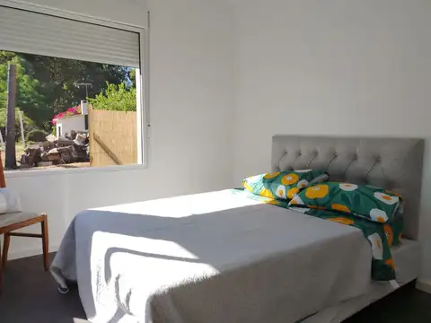 Casa en Alquiler con 1 cochera