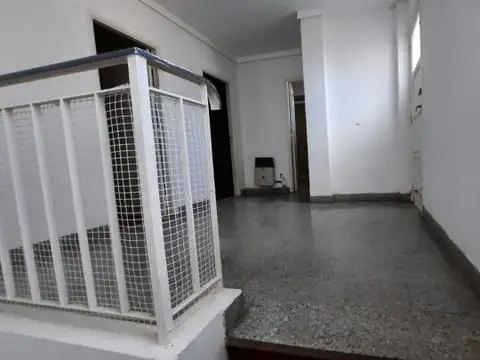 VENTA CASA 3 AMBIENTES VILLA MARTELLI COCHERA