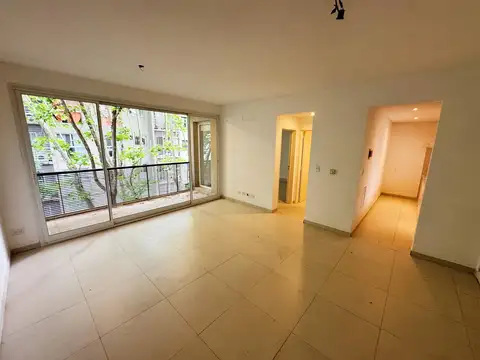 Departamento con cochera en alquiler.