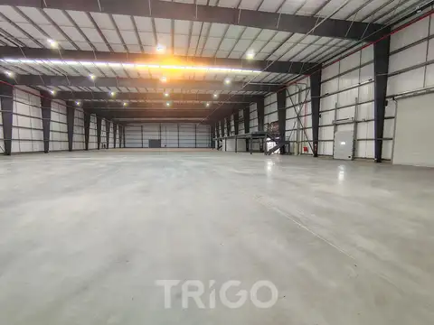 Nave Industrial Deposito Galpón de 3.920m2 en Alquiler dentro de Parque Industrial en Escobar