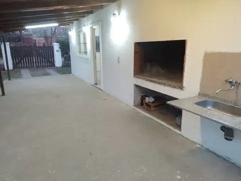Casa en Alquiler con 1 cochera