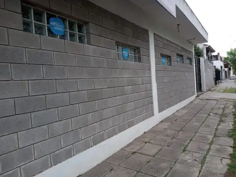 Alquiler Local en esquina-  Merlo