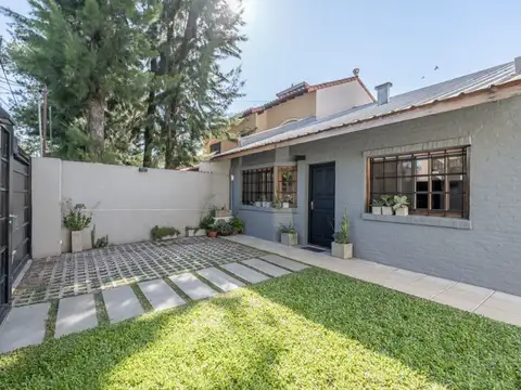 Casa 5 ambientes con 2 baños