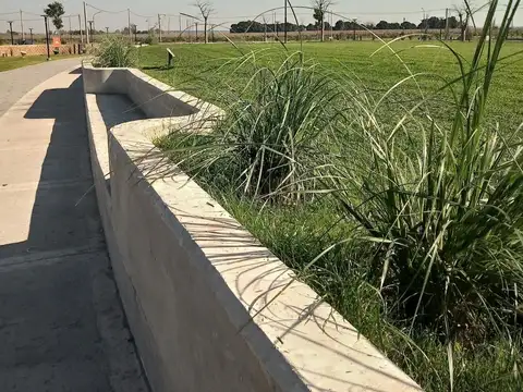 Terreno en Venta en Álvarez, USD 18.905
