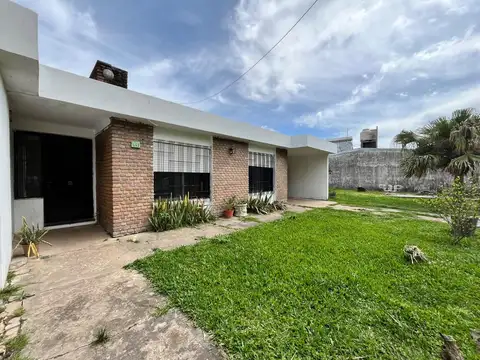 Propiedad en buen estado, amplio jardín, excelente ubicación