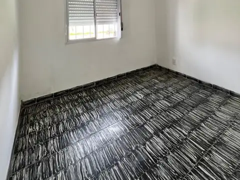 Propiedad en buen estado, amplio jardín, excelente ubicación