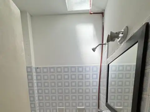 * DUPLEX EN ALQUILER 3 AMBIENTES AL FRENTE CON PATIO Y BALCON, BUENA UBICACION RAMOS MEJIA *