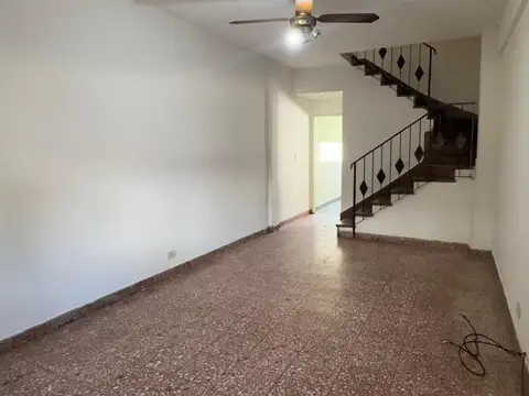 Pizzurno 100, Piso PB