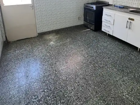 Pizzurno 100, Piso PB