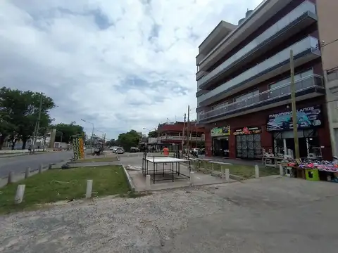 LOCAL COMERCIAL + DEPOSITO + VIVIENDA (EN 3 PLANTAS)