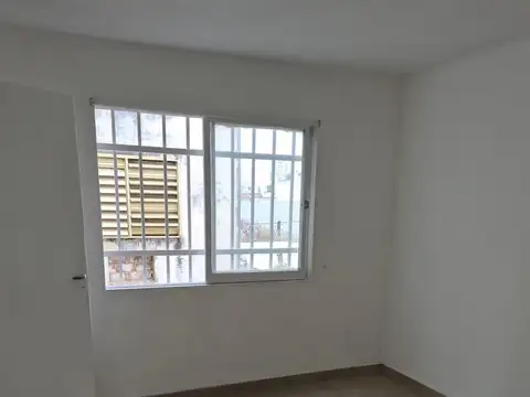 Departamento en Alquiler en Alberdi, $ 430.000