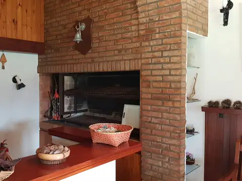 VENTA IPORTANTE CASA CON PILETA