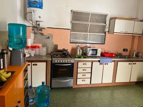 OPORTUNIDAD CASA 3 AMB C FONDO Y COCHERA ESCUCHA OFERTA