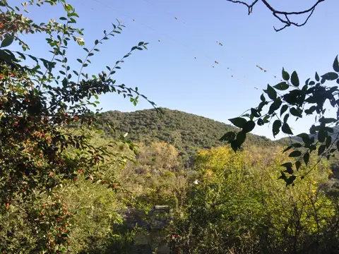 Oportunidad en Las Sierras Chicas de Córdoba – Lote en Unquillo / Cabana