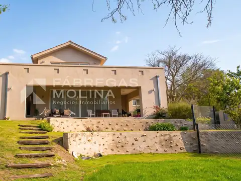 ¡Venta! Impresionante Casa en La Rufina ¡Con una master suite en planta baja! ¡Con Escritura!