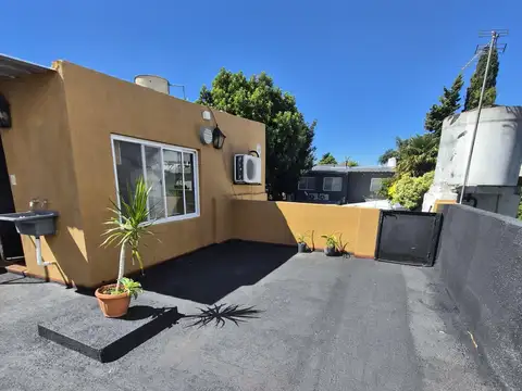 SE ALQUILA LINDO PH 1 AMBIENTE, MUY COMPLETO, CON GRAN TERRAZA DE USO EXCLUSIVO