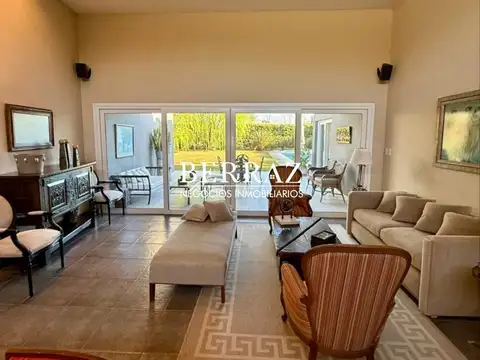 Casa Venta 3 Dormitorios Barrio Montura Lote de 835 m2 Pilar