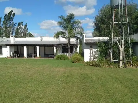 Quinta en Venta con 3 cocheras