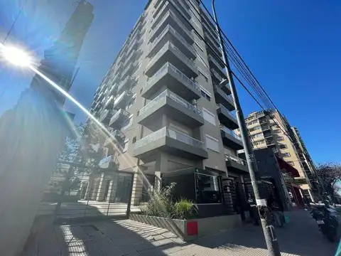 Avenida Diaz Velez 4200. Entre King y Pringles
